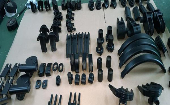 深圳手板廠使用的一種快速制做模板，由于采用激光頭掃描快速成型的方法，成本昂貴